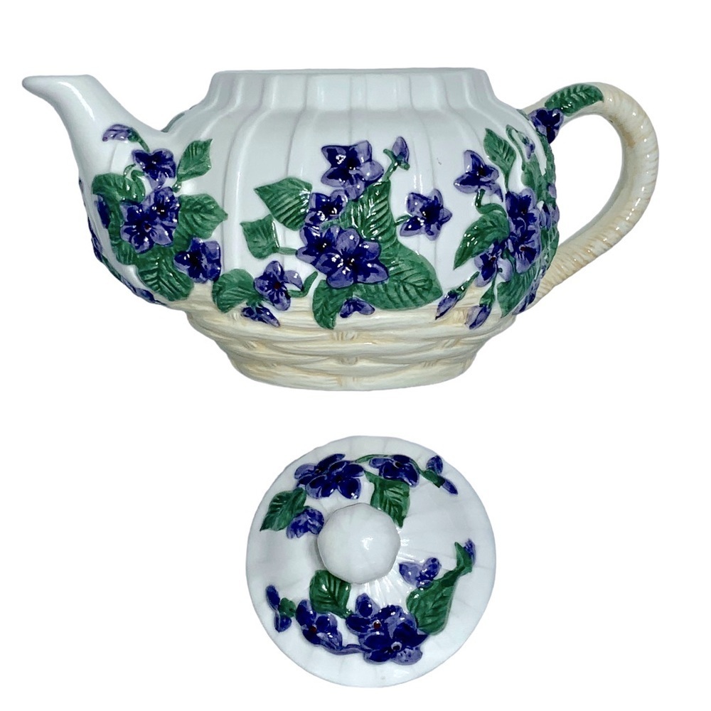 Vintage Teapot Raised Purple Violets in Basket Floral Hand Painted Large 1980’s - Picture 8 of 16